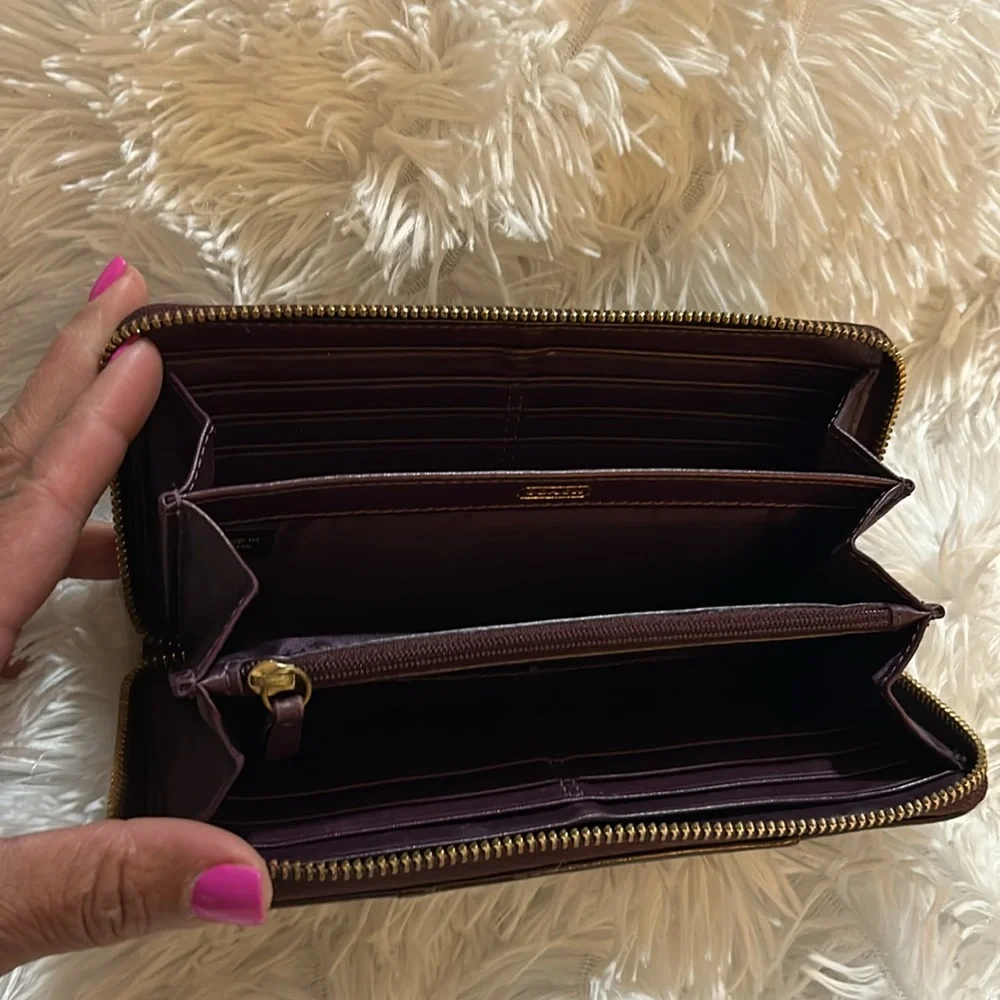 Coach wagon purple patent leather zip around wallet
